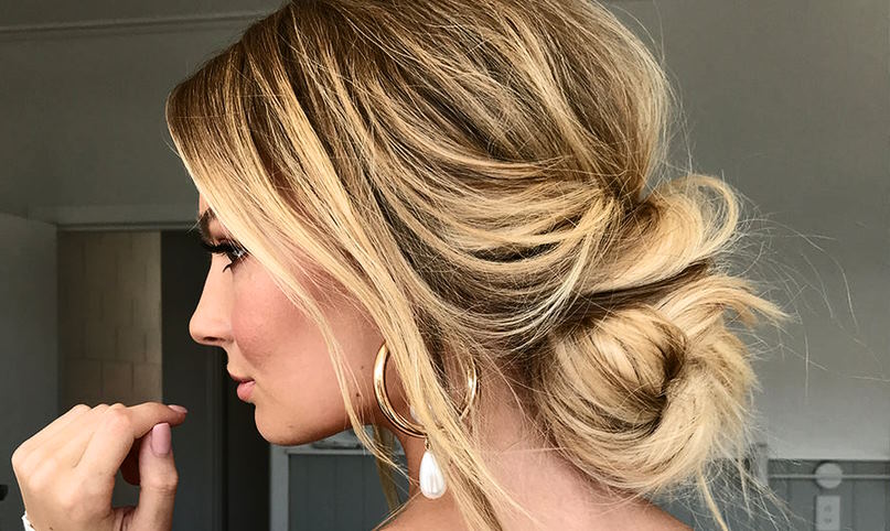 How To Achieve The Perfect Messy Bun For A Relaxed Look